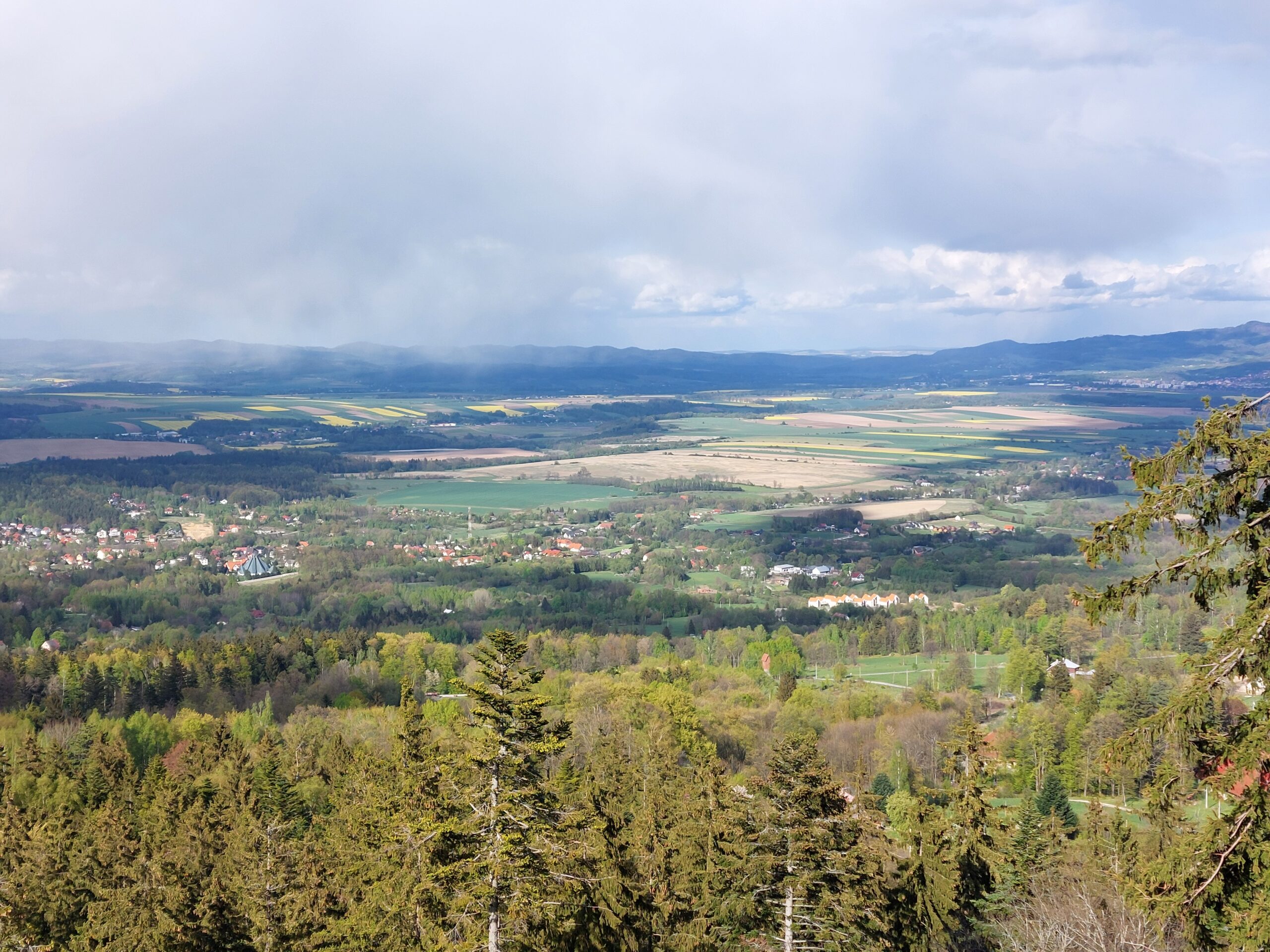 praca zdalna, workation, praca i odpoczynek, praca z psem, wyjazd z psem, domki z ogródkiem, domki z wifi, domki z biurkiem, praca w ogródku, taras, sauna