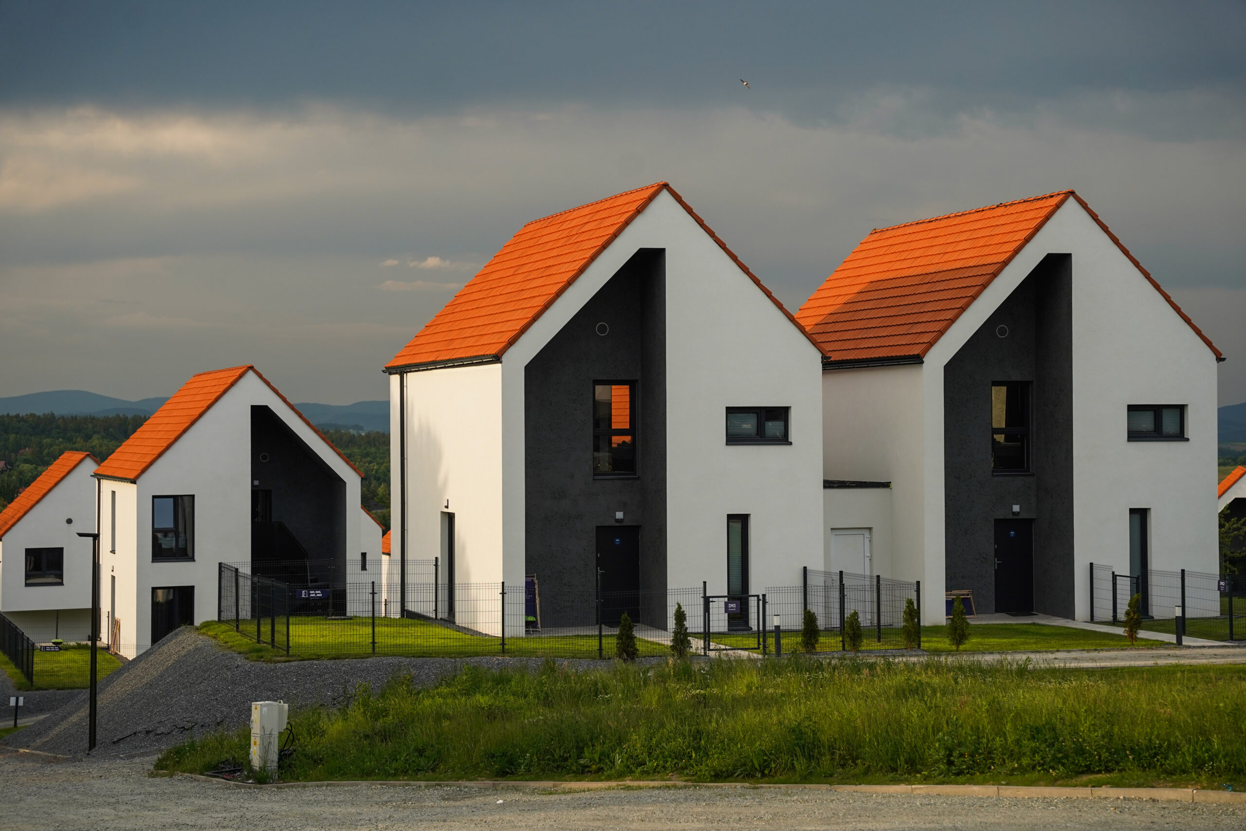 praca zdalna, workation, praca i odpoczynek, praca z psem, wyjazd z psem, domki z ogródkiem, domki z wifi, domki z biurkiem, praca w ogródku, taras, sauna