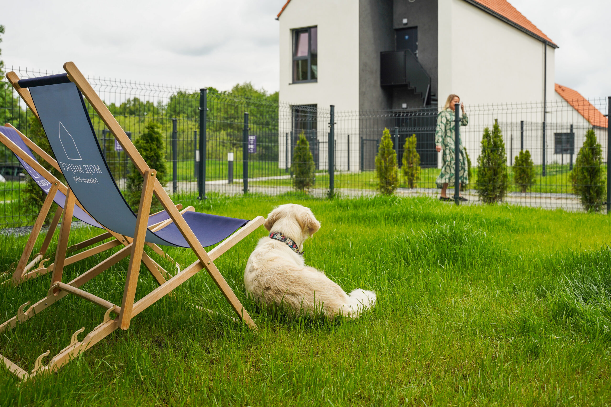 praca zdalna, workation, praca i odpoczynek, praca z psem, wyjazd z psem, domki z ogródkiem, domki z wifi, domki z biurkiem, praca w ogródku, taras, sauna