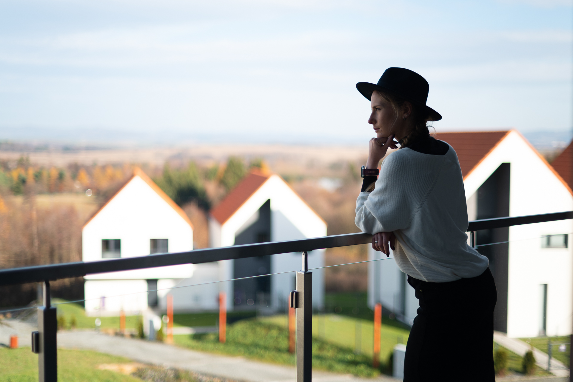 praca zdalna, workation, praca i odpoczynek, praca z psem, wyjazd z psem, domki z ogr&oacute;dkiem, domki z wifi, domki z biurkiem, praca w ogr&oacute;dku, taras, sauna