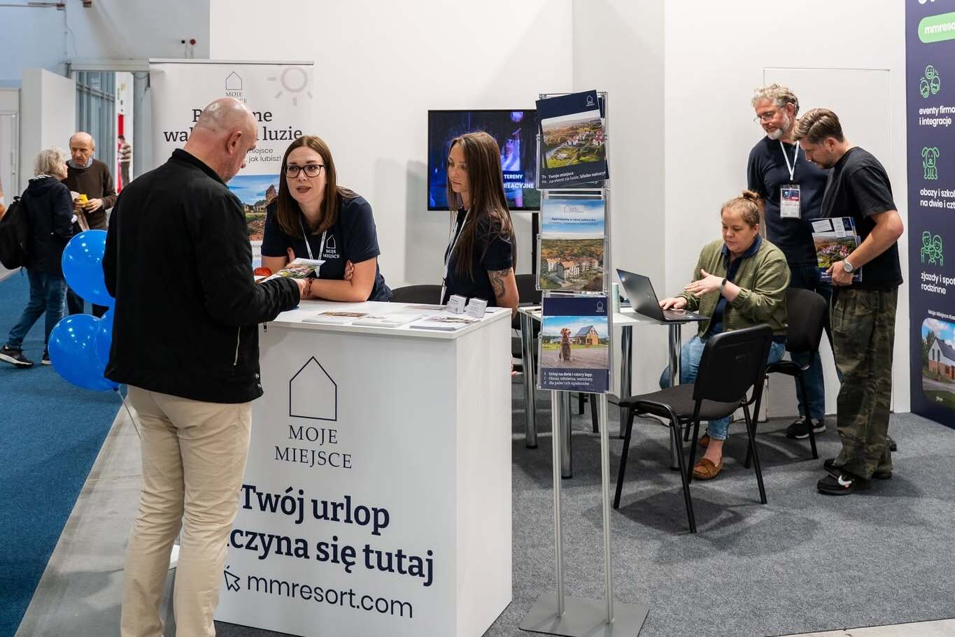 praca zdalna, workation, praca i odpoczynek, praca z psem, wyjazd z psem, domki z ogr&oacute;dkiem, domki z wifi, domki z biurkiem, praca w ogr&oacute;dku, taras, sauna